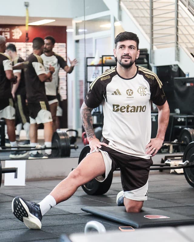 Flamengo busca bicampeonato brasileiro com força renovada