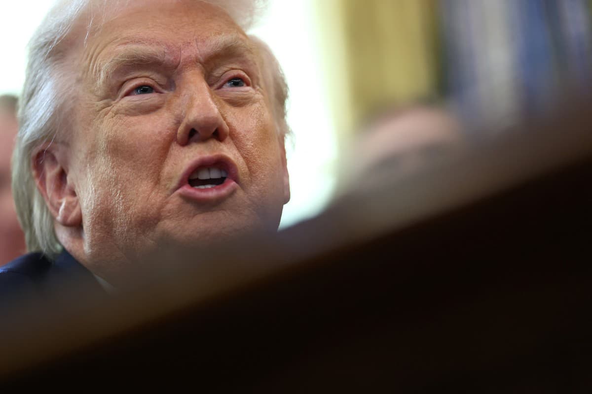 Trump processa BBC em 10 mil milhões de dólares por edição