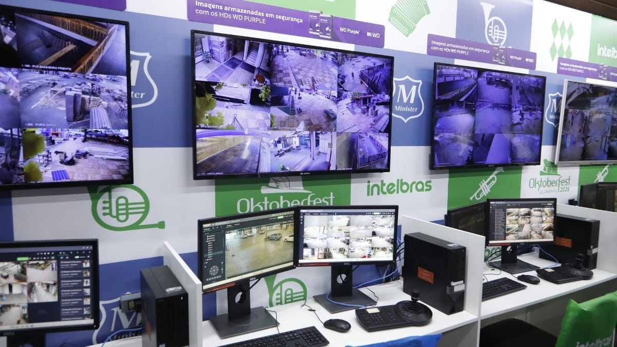 Inteligência artificial reforça segurança na Oktoberfest e localiza foliões pela descrição da roupa